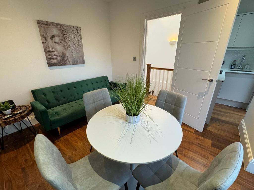 Villa 2 Bed 2 Bath Balcony View Wimbledon Tennis London Exterior foto