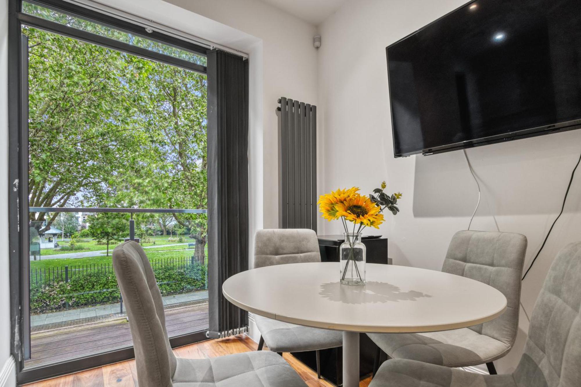 Villa 2 Bed 2 Bath Balcony View Wimbledon Tennis London Exterior foto